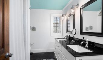 4 Intrepid Ln, Jamestown, RI 02835
