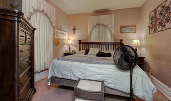 1208 N SUPERIOR St, Appleton, WI 54911