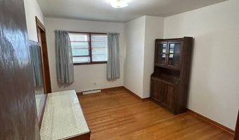 13 Chopin Pkwy, Amsterdam, NY 12010