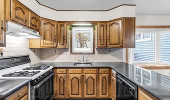 11 Phillips Mills Dr, Middletown, NJ 07748