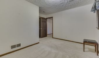 1640 Ridge Hill Ln, Indianapolis, IN 46217