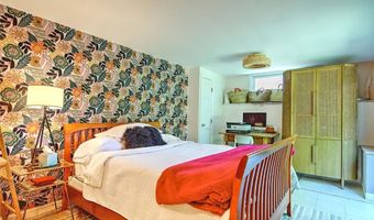 33 W Main Rd, Little Compton, RI 02837