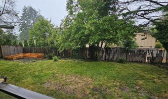 821 KEVIN Pl, Brookings, OR 97415