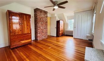105 Bliss Rd, Newport, RI 02840