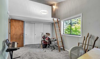 20333 S SWEETWOOD Ln, Oregon City, OR 97045