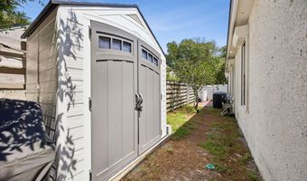 330 GARDEN Ln, Atlantic Beach, FL 32233
