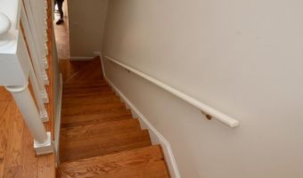 862 AZALEA Dr 20-862, Rockville, MD 20850