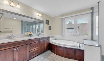 120 Ambleside Way, Amherst, OH 44001