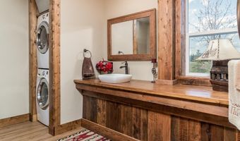 488 Fawn Ln, Bonners Ferry, ID 83805