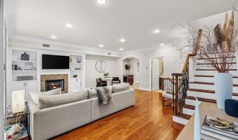 47 White Oak Ln, Aberdeen, NJ 07747