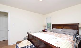 8312 UPPER SPRING Ln, Annandale, VA 22003