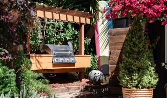 527 Clubhouse Dr, Aptos, CA 95003