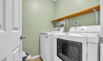 180 Minna Ave, Avenel, NJ 07001