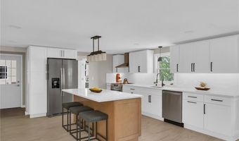 115 Hill Top Dr, Johnston, RI 02919