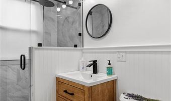11 Whitwell Pl, Newport, RI 02840