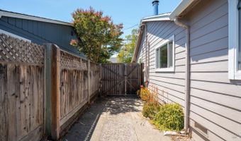 1820 Orchard St, Santa Rosa, CA 95404