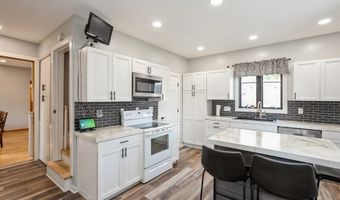 1418 Rapids St, Adel, IA 50003