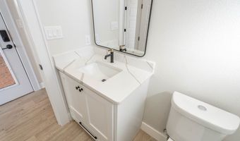 10 NE Armlei Dr, Andrews, TX 79714