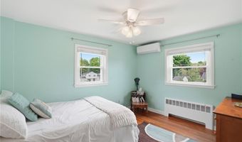 13 Garden Dr, Lincoln, RI 02865