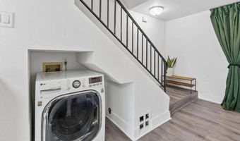 445 Ridgeway Ct, Spring Valley, CA 91977