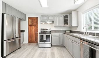 16510 SE GORDON St, Milwaukie, OR 97267
