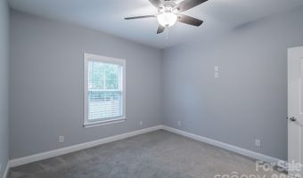 939 Old Stagecoach Rd, Camden, SC 29020