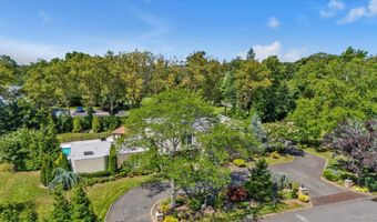 10 Macy Dr, Hewlett Bay Park, NY 11557