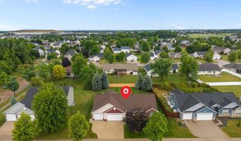 4013 E BENVALLEY Dr, Appleton, WI 54913