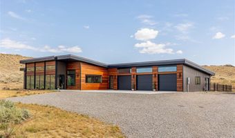 21 Tailwinds Dr, Cody, WY 82414