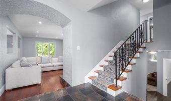 8 Westgate Rd, Cumberland, RI 02864