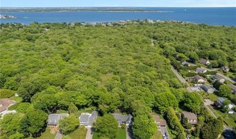 15 Secluded Dr, Narragansett, RI 02882