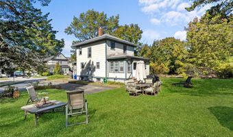 29 Lake St, Amityville, NY 11701