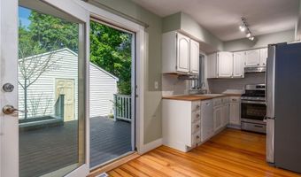 467 Maple Avenue Ave, Barrington, RI 02806