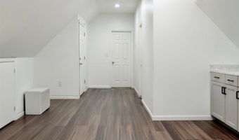 22 E 44TH St, Bayonne, NJ 07002