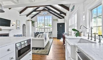 397 Gibbs Ave Ch, Newport, RI 02840