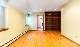 60 Boulder Dr, Auburn, ME 04210