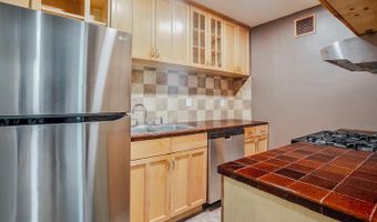 4390 LORCOM Ln #102, Arlington, VA 22207