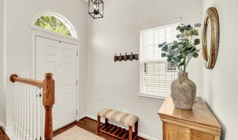 6747 APPLEMINT Ln, Alexandria, VA 22310
