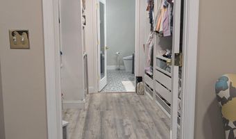 100 HARBORVIEW Dr 211, Baltimore, MD 21230
