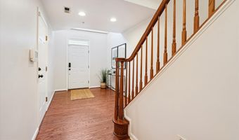 518 WINDING ROSE Dr, Rockville, MD 20850