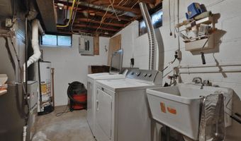 714 Island Ct, Columbus, OH 43214