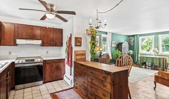 447 Farm Rd, Arlington, VT 05250