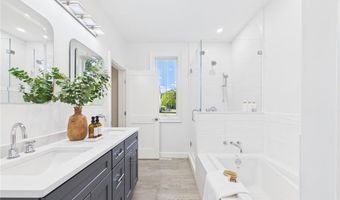 44 Middle St, North Kingstown, RI 02852