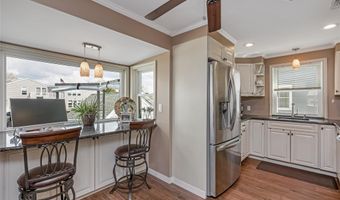 25 Cape Rd, Amityville, NY 11701