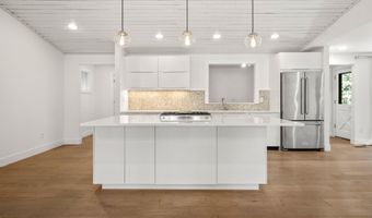 2204 NW Marken St, Bend, OR 97703