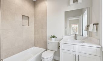 2150 N STAFFORD St, Arlington, VA 22207