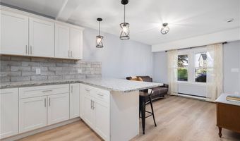 152 Tuckerman Ave 10, Middletown, RI 02842