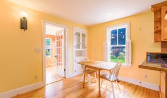 17 Main St, Albion, ME 04910