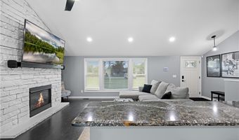 1203 Greenfield Dr, Alden, NY 14004