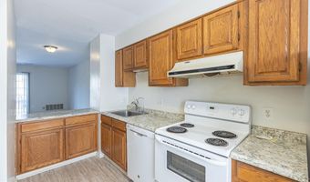 929 ROLFE St S 2, Arlington, VA 22204